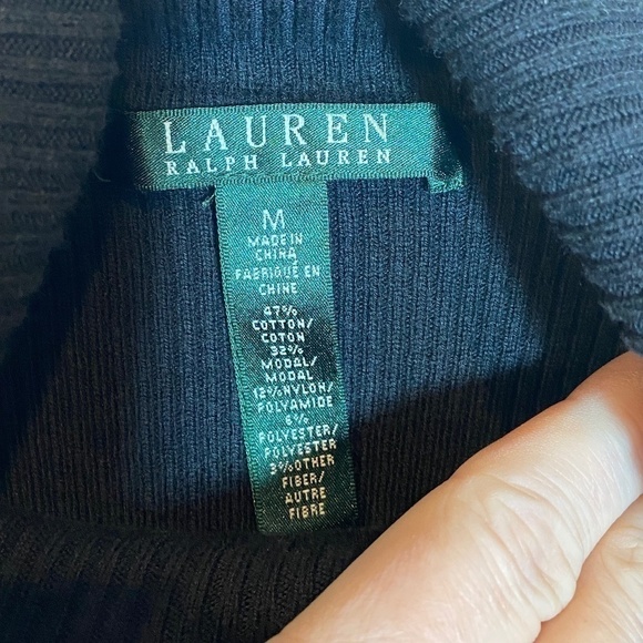 Lauren Ralph Lauren Women's Black and Gold‎ Ribbed Turtleneck Sweater Size M - Picture 4 of 7
